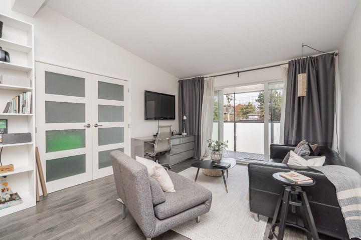 Photo 5 at 408 - 2333 Triumph Street, Hastings, Vancouver East