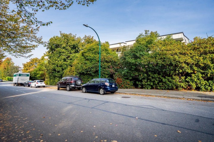 Photo 33 at 408 - 2333 Triumph Street, Hastings, Vancouver East