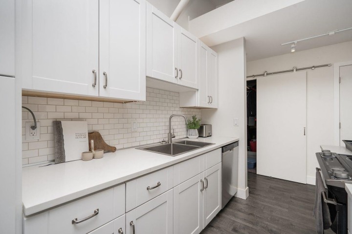 Photo 14 at 408 - 2333 Triumph Street, Hastings, Vancouver East