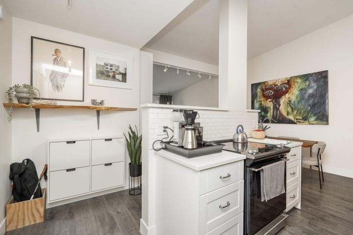 Photo 11 at 408 - 2333 Triumph Street, Hastings, Vancouver East