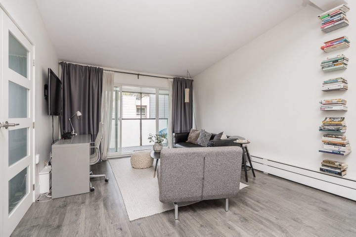 Photo 4 at 408 - 2333 Triumph Street, Hastings, Vancouver East