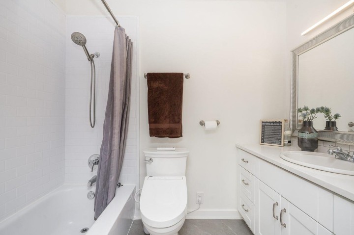 Photo 25 at 408 - 2333 Triumph Street, Hastings, Vancouver East