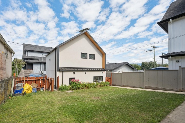 Photo 26 at 3559 Lakewood Street, Grandview Woodland, Vancouver East