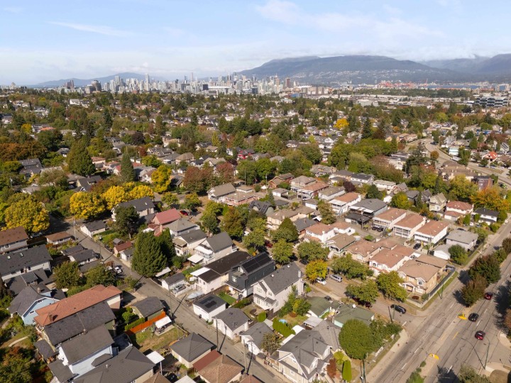 Photo 18 at 1382 E 17th Avenue, Knight, Vancouver East