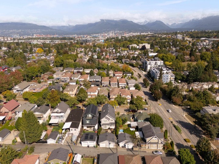 Photo 11 at 1382 E 17th Avenue, Knight, Vancouver East