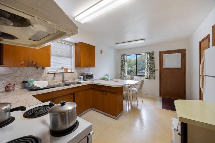 Photo 11 at 238 E 21st Avenue, Main, Vancouver East
