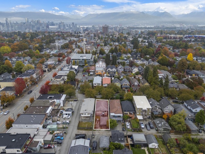Photo 8 at 238 E 21st Avenue, Main, Vancouver East