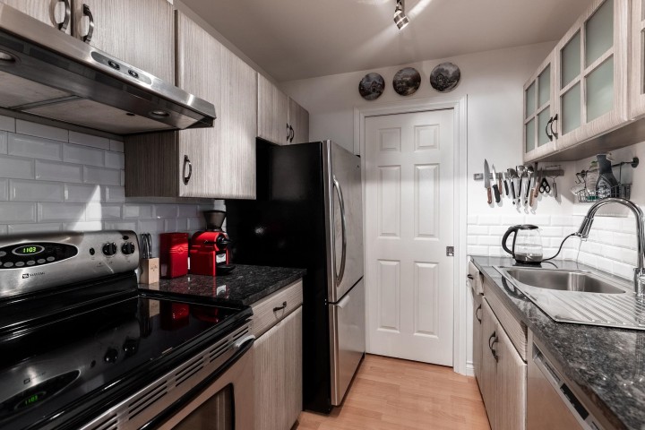 Photo 9 at 119 - 555 W 14th Avenue, Fairview VW, Vancouver West