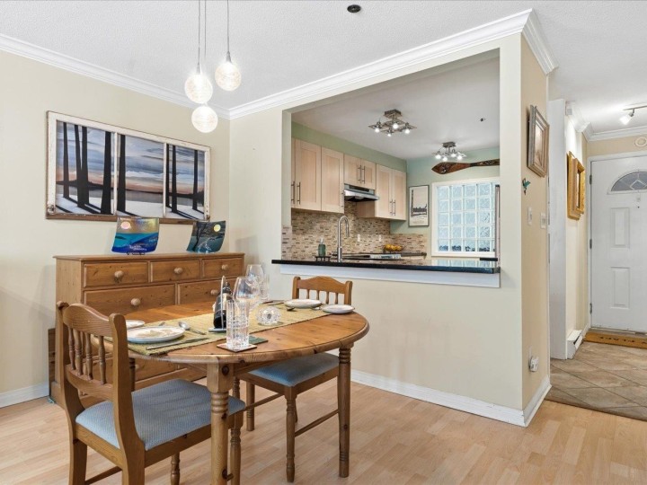 Photo 2 at 201 - 3220 W 4th Avenue, Kitsilano, Vancouver West