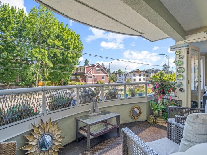 Photo 7 at 201 - 3220 W 4th Avenue, Kitsilano, Vancouver West