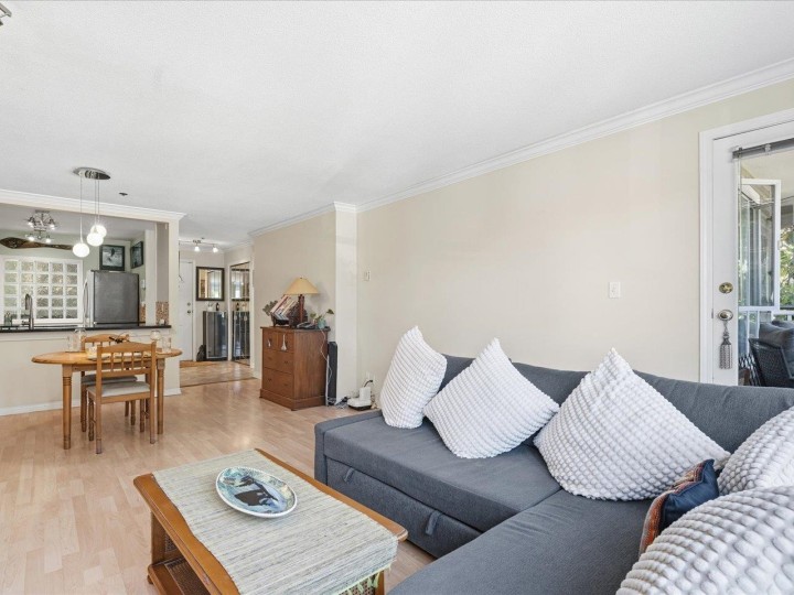 Photo 5 at 201 - 3220 W 4th Avenue, Kitsilano, Vancouver West