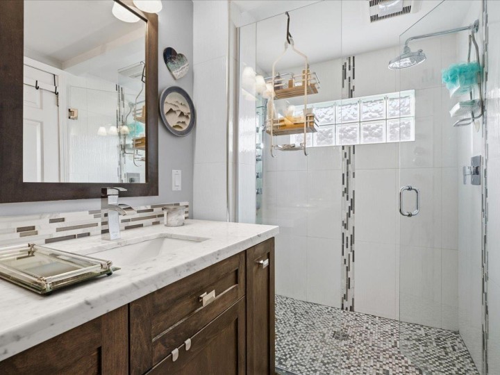 Photo 14 at 201 - 3220 W 4th Avenue, Kitsilano, Vancouver West