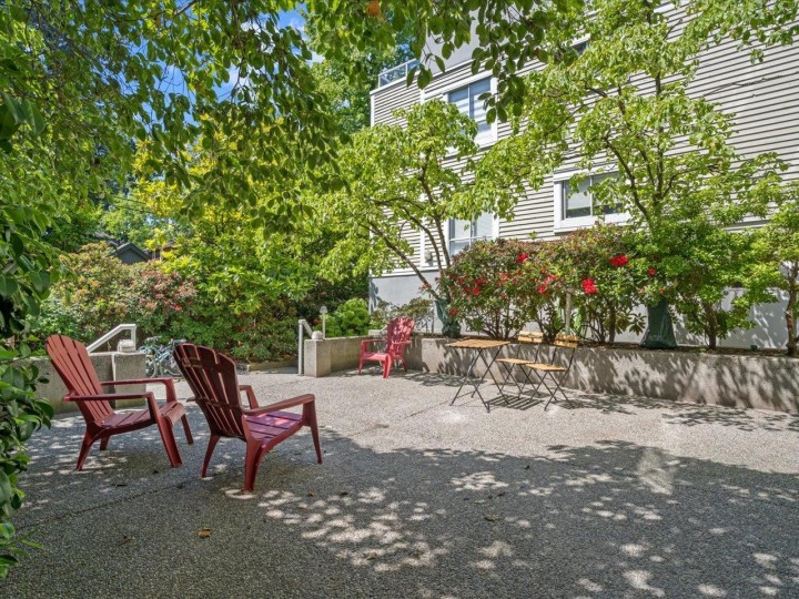 Photo 19 at 201 - 3220 W 4th Avenue, Kitsilano, Vancouver West