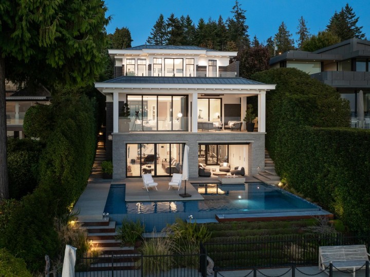 Photo 1 at 3156 Travers Avenue, West Bay, West Vancouver