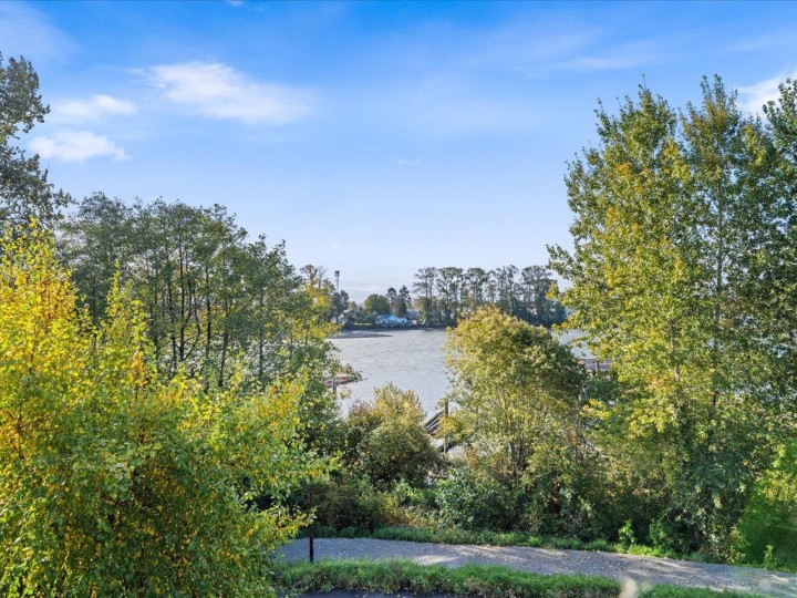 Photo 8 at 318 - 3138 Riverwalk Avenue, South Marine, Vancouver East