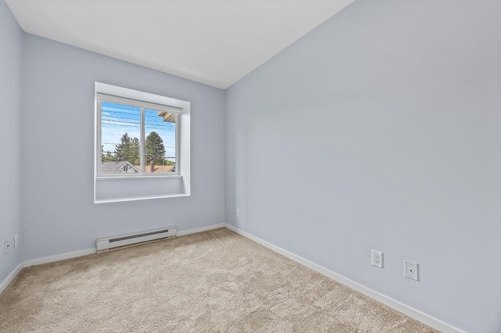 Photo 12 at 211 - 868 Kingsway, Fraser VE, Vancouver East
