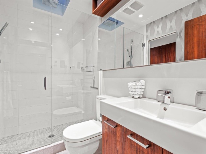 Photo 13 at 1 - 2450 Alma Street, Kitsilano, Vancouver West