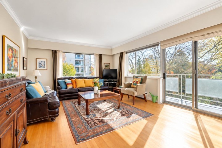 Photo 2 at 502 - 2409 W 43rd Avenue, Kerrisdale, Vancouver West