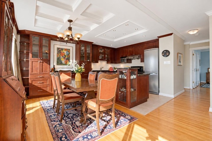 Photo 6 at 502 - 2409 W 43rd Avenue, Kerrisdale, Vancouver West