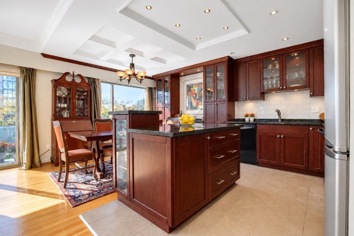 Photo 10 at 502 - 2409 W 43rd Avenue, Kerrisdale, Vancouver West