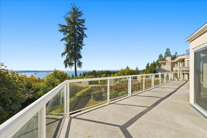 Photo 7 at 2790 Chelsea Close, Chelsea Park, West Vancouver