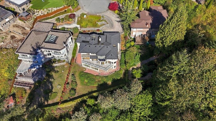 Photo 38 at 2790 Chelsea Close, Chelsea Park, West Vancouver