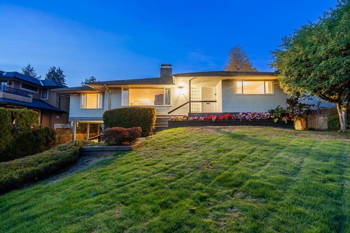 Photo 2 at 2265 Inglewood Avenue, Dundarave, West Vancouver