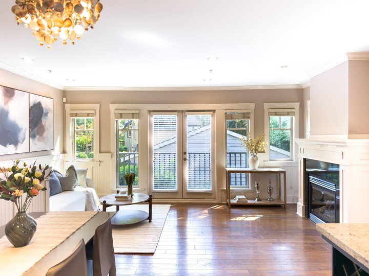 Photo 3 at 208 W 13th Avenue, Mount Pleasant VW, Vancouver West