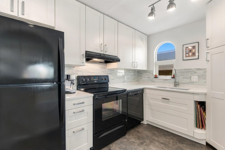Photo 8 at 5 - 1101 W 8th Avenue, Fairview VW, Vancouver West