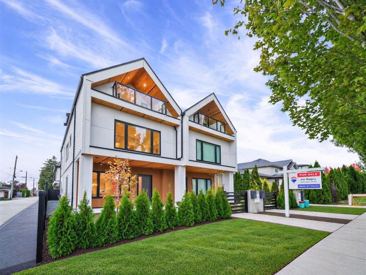 Photo 2 at 2 - 6991 Kerr Street, Killarney VE, Vancouver East