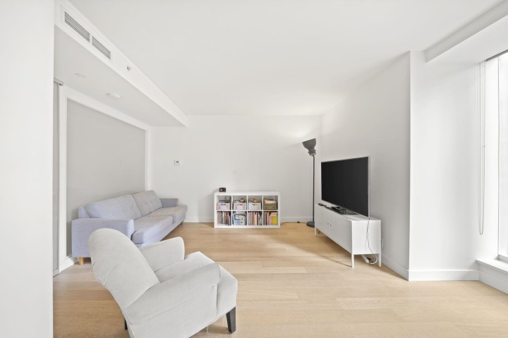 Photo 4 at 201 - 1409 W Pender Street, Coal Harbour, Vancouver West