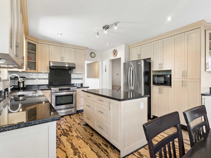 Photo 7 at 2925 W 24th Avenue, Arbutus, Vancouver West