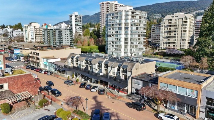Photo 1 at 1465 Clyde Avenue, Ambleside, West Vancouver