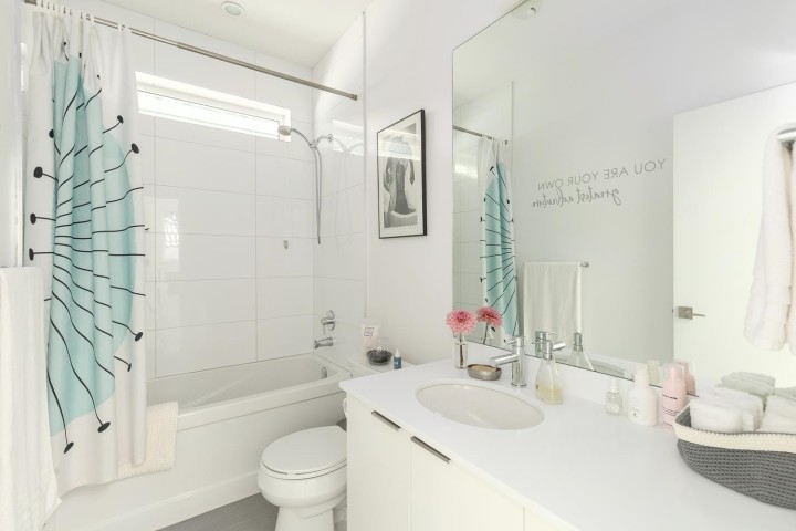 Photo 17 at 572 E 16th Avenue, Fraser VE, Vancouver East