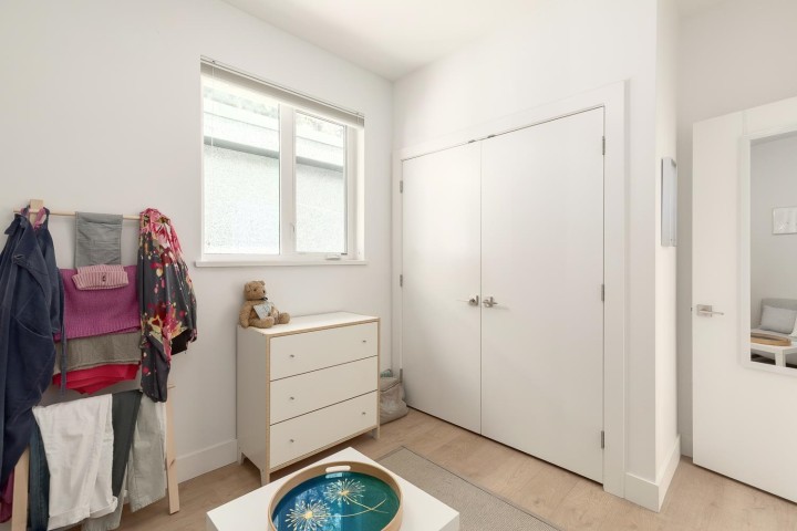 Photo 16 at 572 E 16th Avenue, Fraser VE, Vancouver East