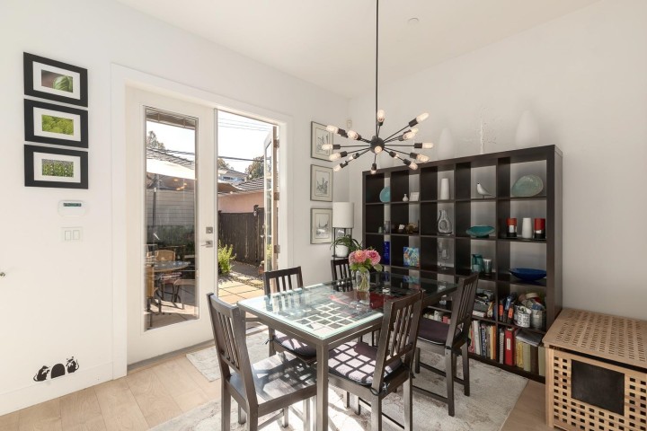 Photo 11 at 572 E 16th Avenue, Fraser VE, Vancouver East