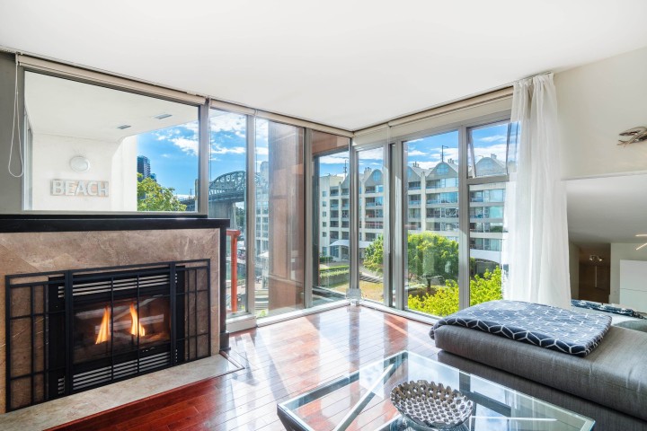 Photo 2 at 503 - 990 Beach Avenue, Yaletown, Vancouver West