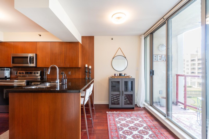 Photo 9 at 503 - 990 Beach Avenue, Yaletown, Vancouver West