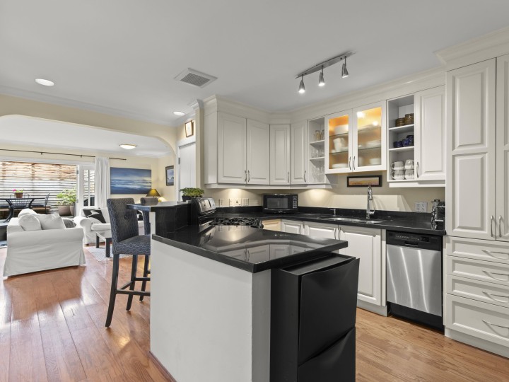 Photo 6 at 101 - 2535 York Avenue, Kitsilano, Vancouver West