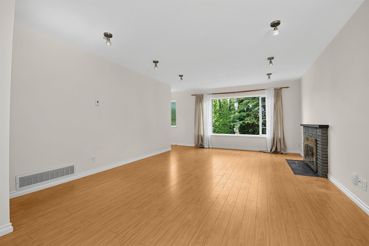 Photo 5 at 2216 E 41st Avenue, Killarney VE, Vancouver East