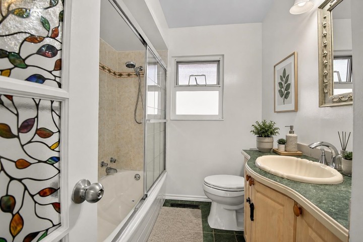 Photo 10 at 2216 E 41st Avenue, Killarney VE, Vancouver East