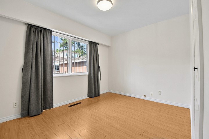 Photo 11 at 2216 E 41st Avenue, Killarney VE, Vancouver East