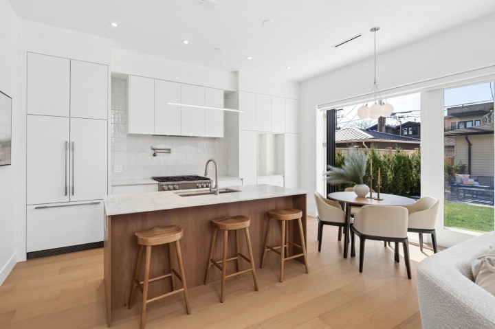 Photo 3 at 2 - 3648 W 20th Avenue, Dunbar, Vancouver West