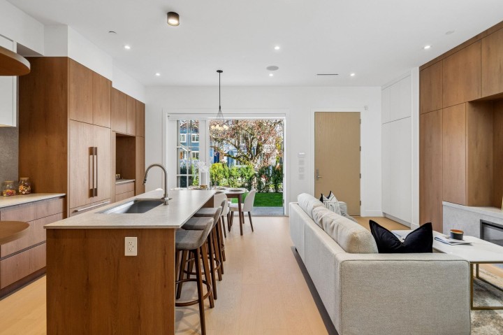 Photo 14 at 1 - 3642 W 20th Avenue, Dunbar, Vancouver West