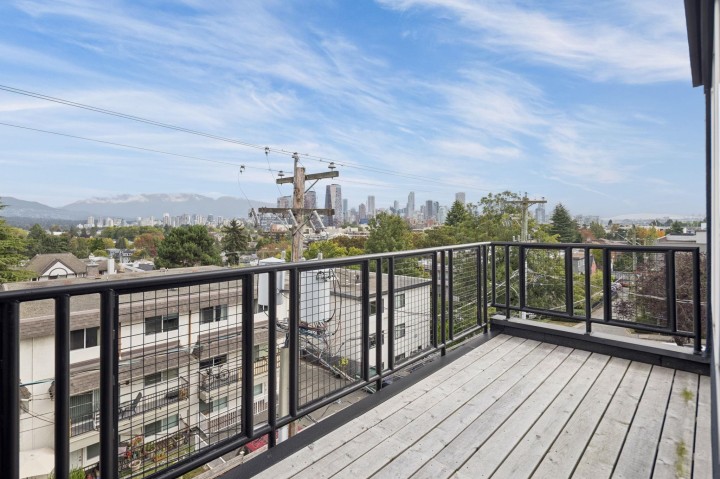 Photo 5 at 1 - 2023 West 4th Avenue, Kitsilano, Vancouver West