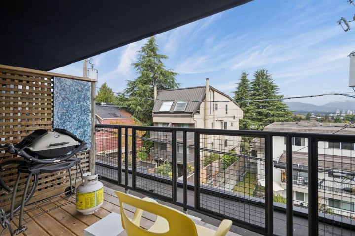 Photo 4 at 1 - 2023 West 4th Avenue, Kitsilano, Vancouver West