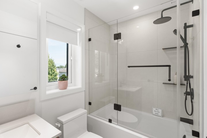 Photo 3 at 3 - 2240 E 40th Avenue, Victoria VE, Vancouver East