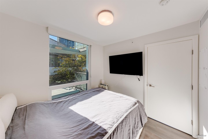 Photo 12 at 301 - 8189 Cambie Street, Marpole, Vancouver West