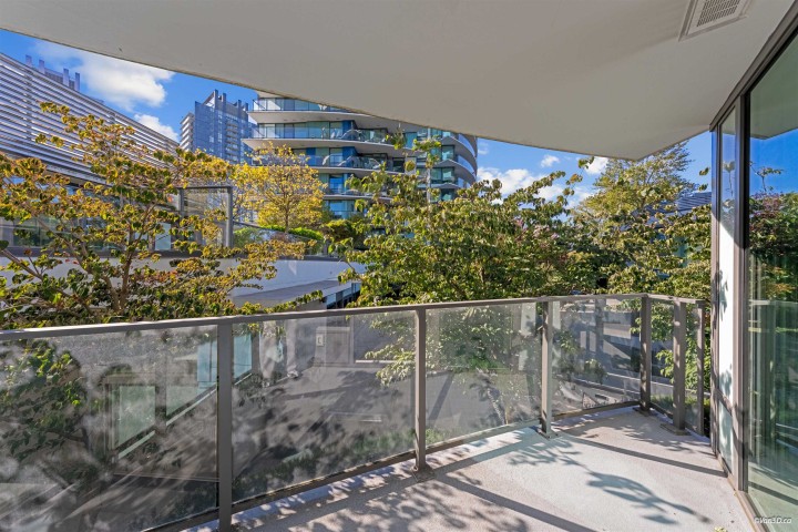 Photo 4 at 301 - 8189 Cambie Street, Marpole, Vancouver West
