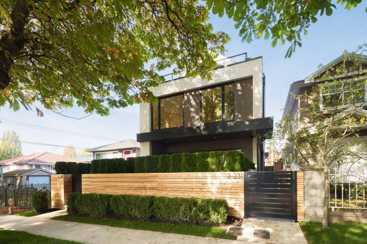 Photo 1 at 2 - 231 E 39th Avenue, Main, Vancouver East